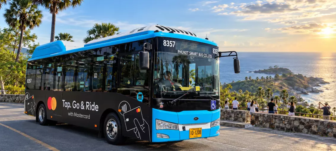 Phuket Smart Bus 8357 на смотровой мыса Промтеп на закате